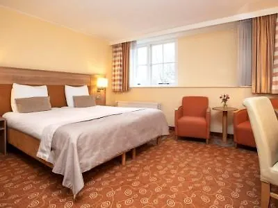 Fletcher Hotel-restaurant Klein Zwitserland 4* هيلسوم