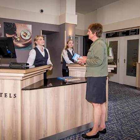 Отель Fletcher Hotel-restaurant Klein Zwitserland 4*