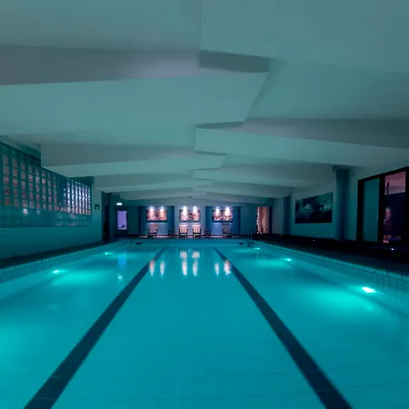 Fletcher Hotel-restaurant Klein Zwitserland Отель 4*