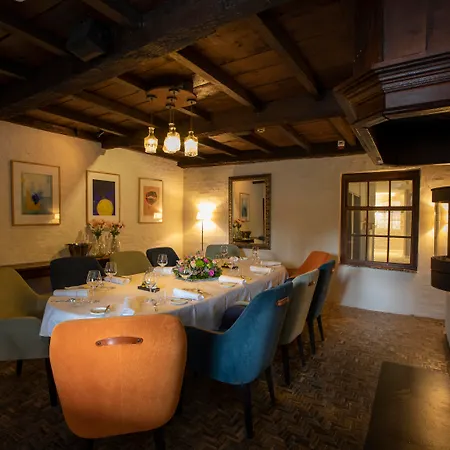Fletcher Hotel-restaurant Klein Zwitserland 4* هيلسوم