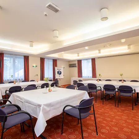 Fletcher Hotel-restaurant Klein Zwitserland فندق هيلسوم