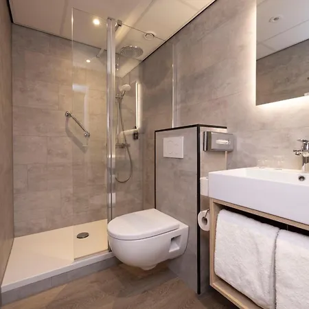 Fletcher Hotel-restaurant Klein Zwitserland 4* هيلسوم