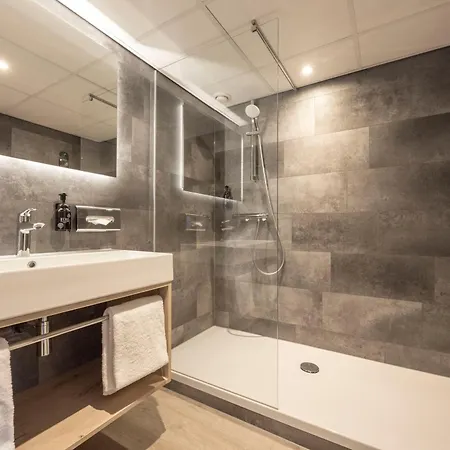 Fletcher Hotel-restaurant Klein Zwitserland فندق 4*