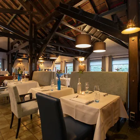 Fletcher Hotel-restaurant Klein Zwitserland Hotel 4*